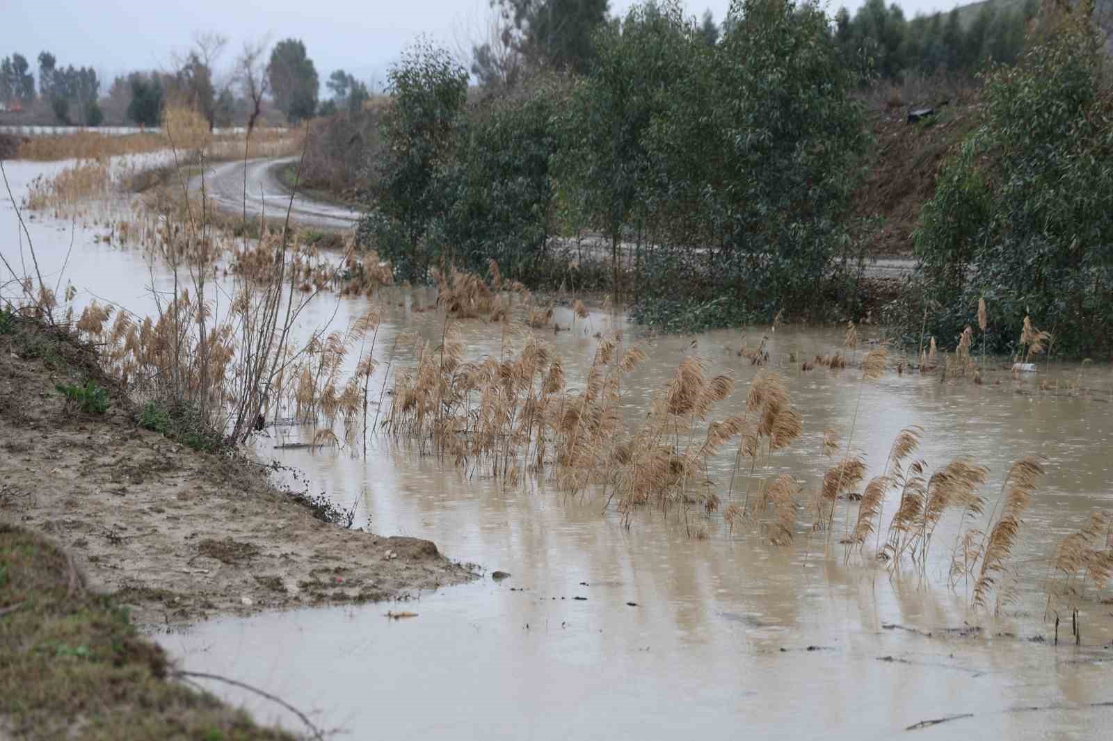 kozanda saganak taskinlara yol acti 10 TdV7PfQV
