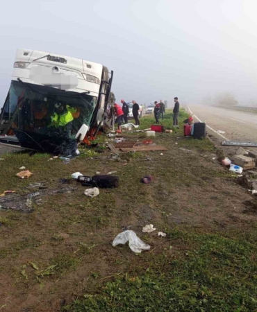 kozanda-yolcu-otobusu-devrildi-2-olu-17-yarali-LvKKJ5ze.jpg
