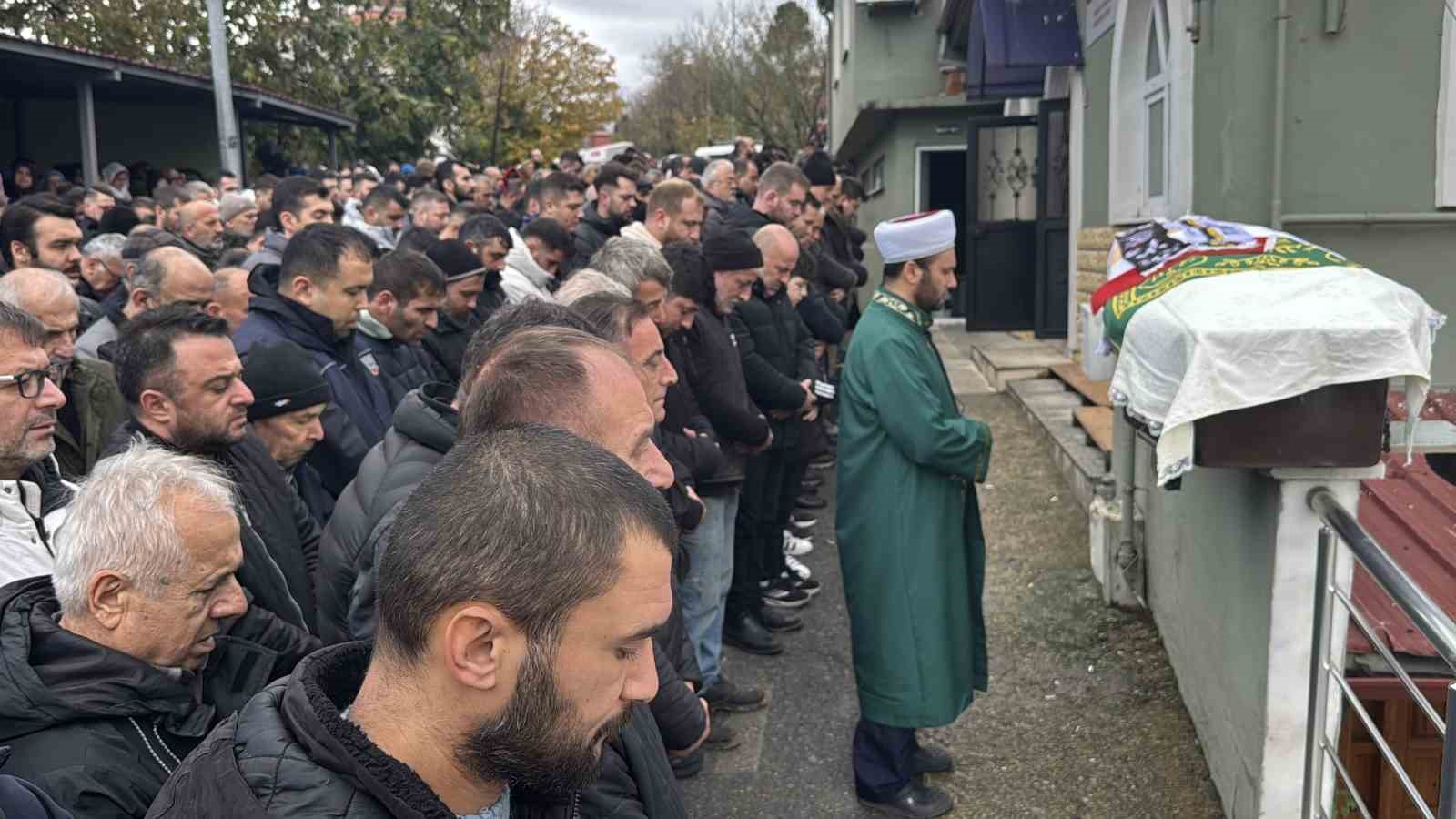 kozluda bicakli olayda hayatini kaybeden murat yangun topraga verildi 1 Casb62CU