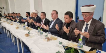 kozlukebir-domrukoyde-yuzlerce-kisi-iftarda-bulustu-bhdhZcVb.jpg