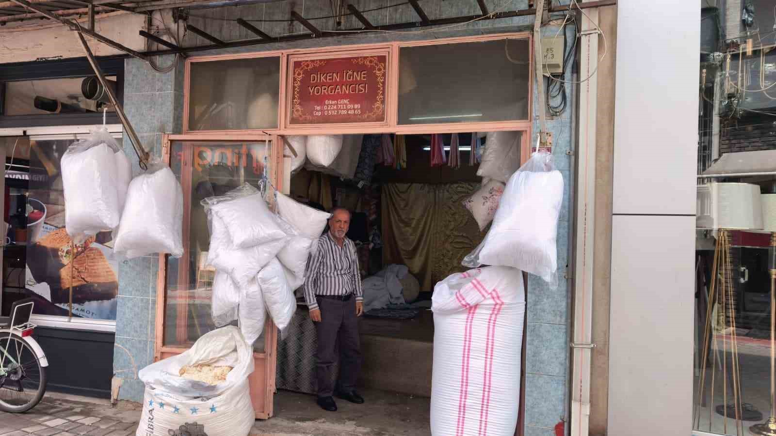 kralice 2 elizabethin yorganini yapan inegollu 60 yildir meslegine siki siki sariliyor 4 g2MOITPM