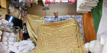 kralice-2-elizabethin-yorganini-yapan-inegollu-60-yildir-meslegine-siki-siki-sariliyor-ERcKBhIQ.jpg