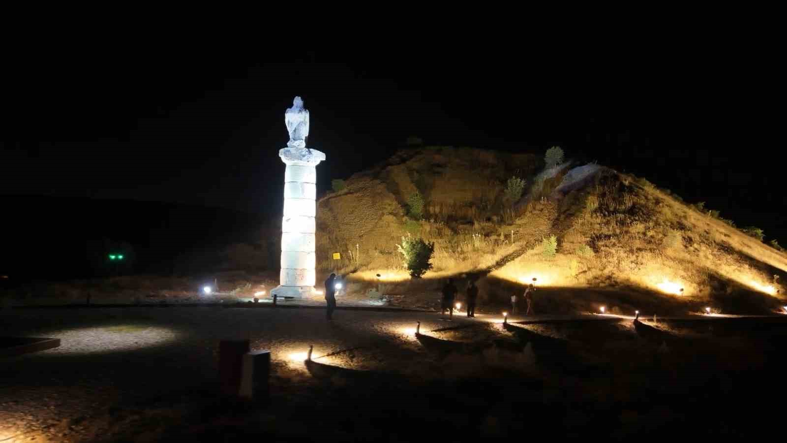 Kraliçeler mezarlığı gece de ziyarete açıldı 5 kraliceler mezarligi gece de ziyarete acildi 1 5MPdGvIi