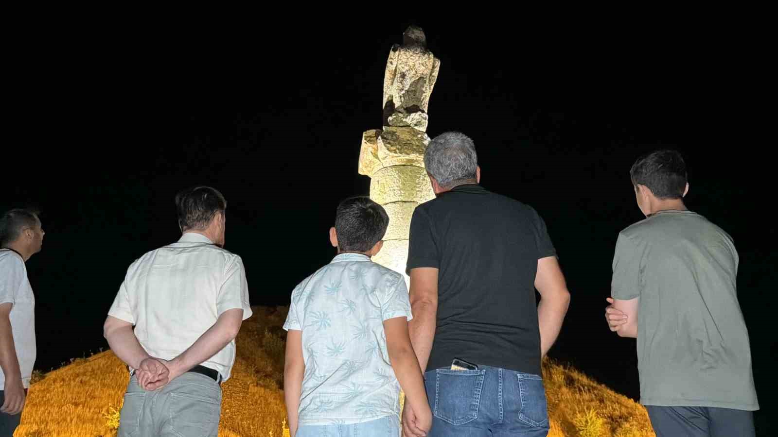 Kraliçeler mezarlığı gece de ziyarete açıldı 7 kraliceler mezarligi gece de ziyarete acildi 3 GALIf83b