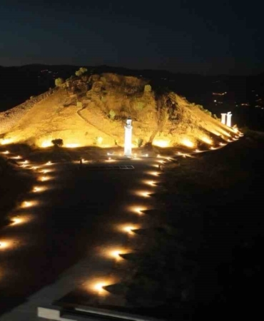 kraliceler-mezarligi-gece-de-ziyarete-acildi-X8yaAkFi.jpg