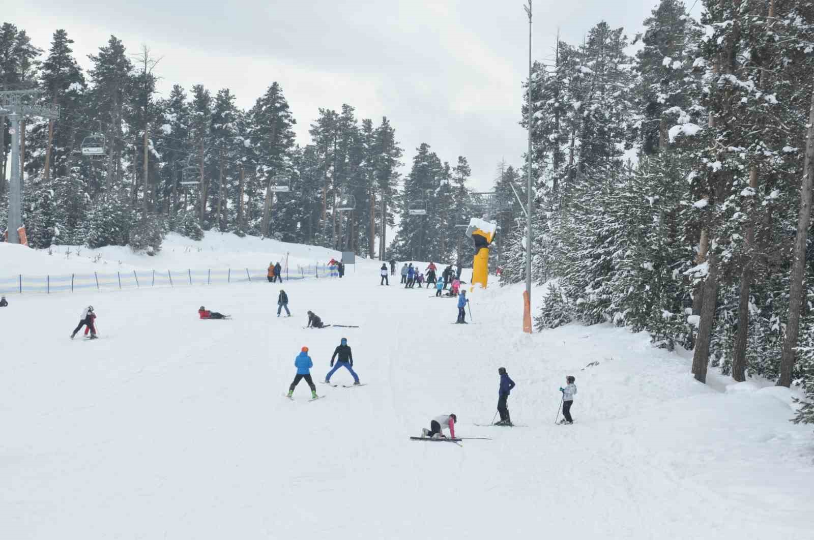 kristal karin merkezi sarikamisa kayakseverlerden yogun ilgi 4 CKG8DShr