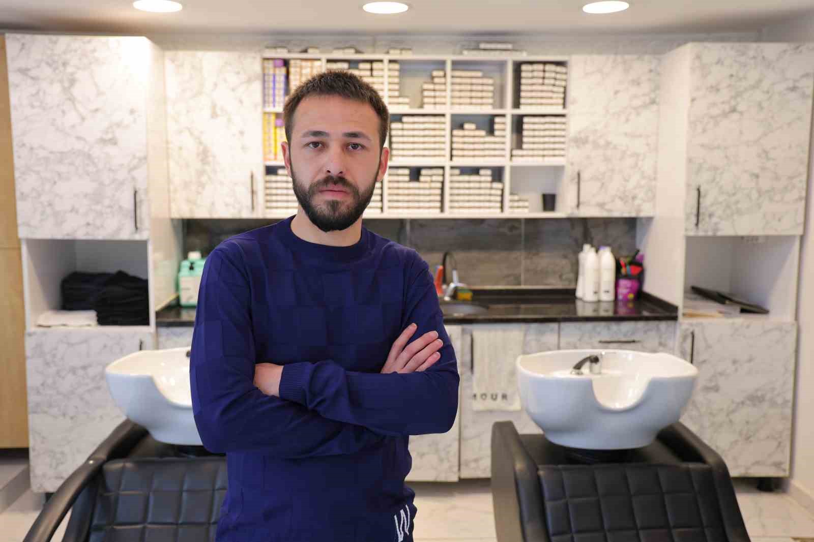 kuaforde 26 bin liralik sac bakimi yaptirdi 2 dakikaya geliyorum diyerek ciktigi salona bir tMIgTyBC
