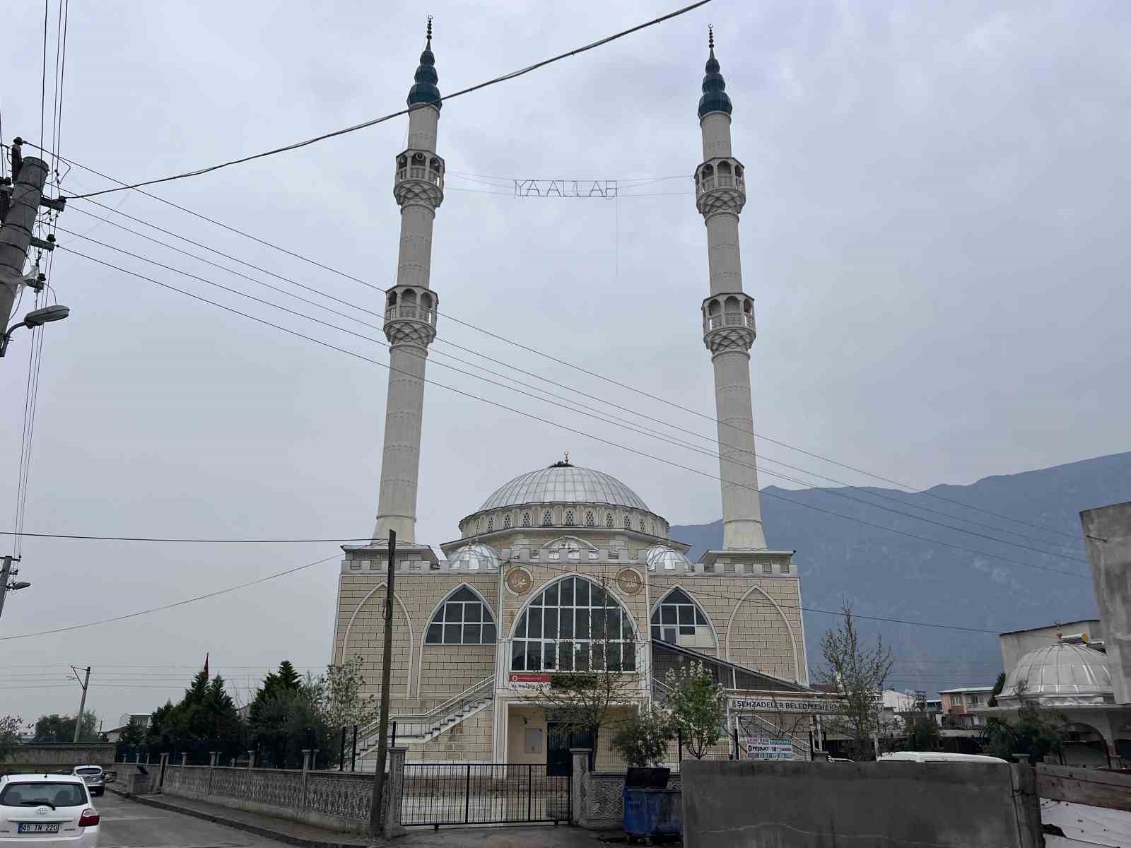 kubbedeki leylekler mahalle yasantisina renk katiyor 2 9fZcpswL
