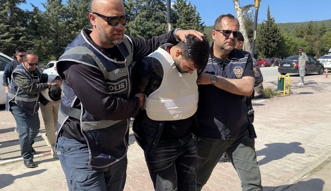kubra yapicinin katil zanlilari adliyeye sevk edildi 1 YKIlMez2
