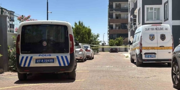 kucagina-aldigi-cocuguyla-8inci-kattan-atladi-anne-oldu-cocuk-agir-yaralandi-UNpkkbTY.jpg