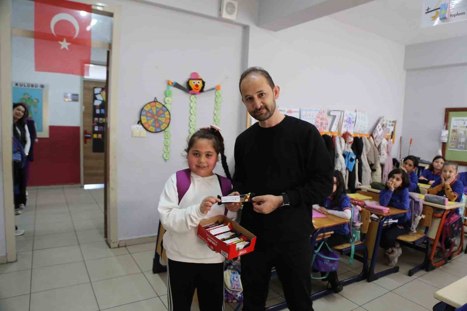 kucuk aysimadan ogretmenlerine duygulandiran surpriz 2 5ORmd7r9