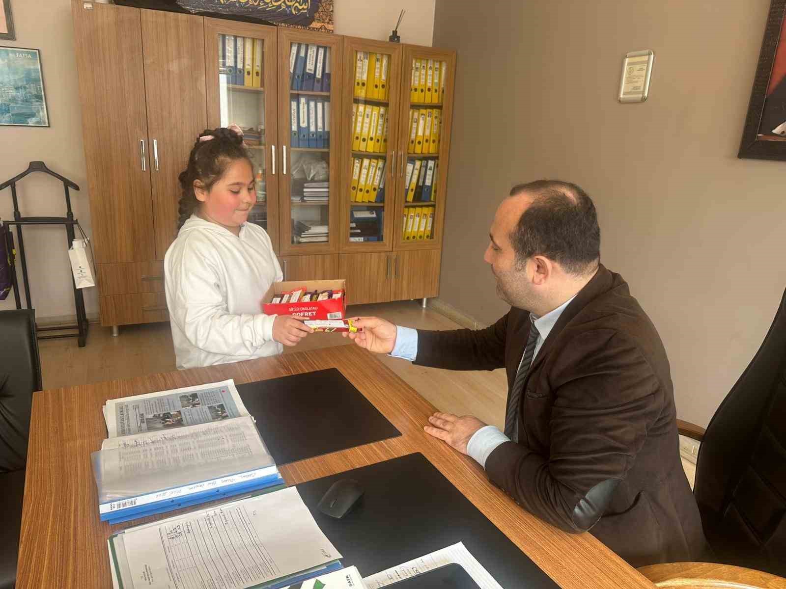 kucuk aysimadan ogretmenlerine duygulandiran surpriz 6