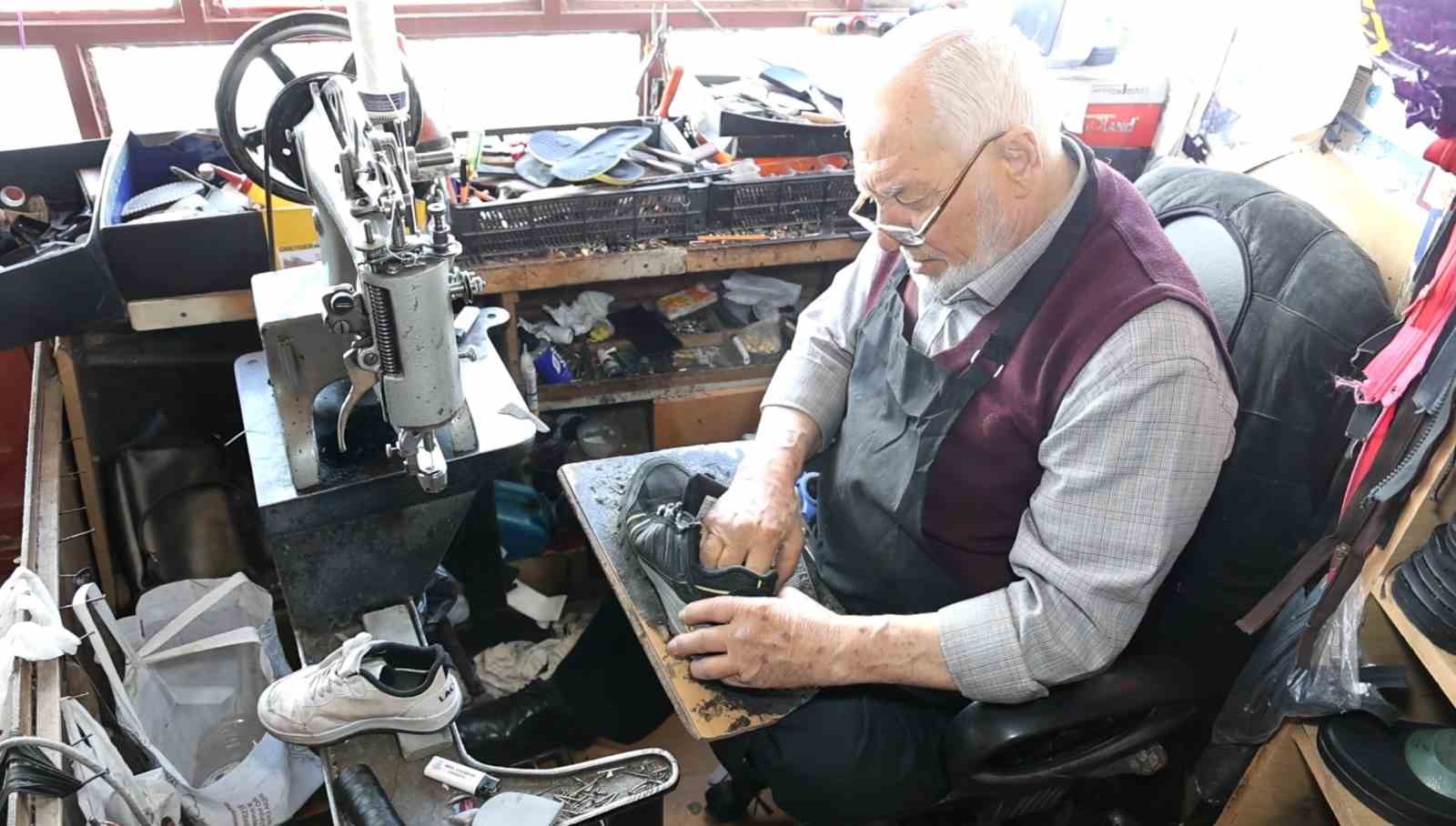 kucuk barakada 62 yillik emekle 4 cocugunu evlendirip evini arabasini aldi 3 tM4MumcJ