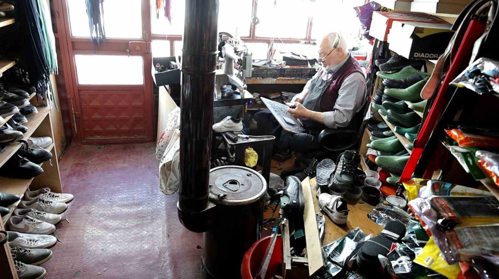 kucuk barakada 62 yillik emekle 4 cocugunu evlendirip evini arabasini aldi 6 NIVAyw9K