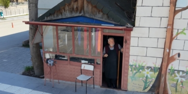 kucuk-barakada-62-yillik-emekle-4-cocugunu-evlendirip-evini-arabasini-aldi-EudRkxzQ.jpg