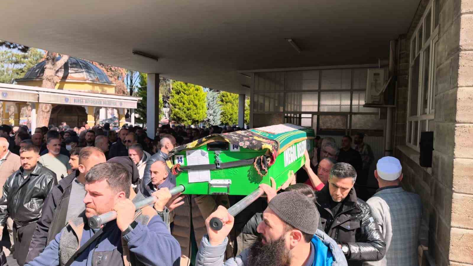 kucuk oyku gozyaslari arasinda topraga verildi 7