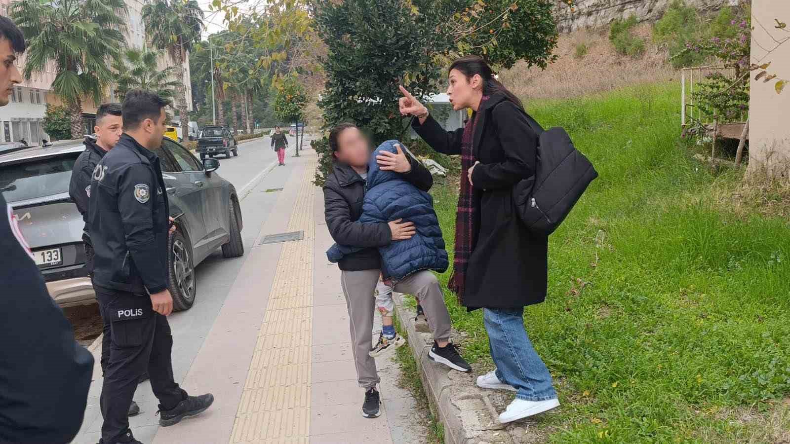 Küçük yaştaki çocuğu evde tek başına bıraktı, komşuların ihbarı ekipleri alarma geçirdi 8 kucuk yastaki cocugu evde tek basina birakti komsularin ihbari ekipleri alarma gecirdi 4 VbaHyLsa