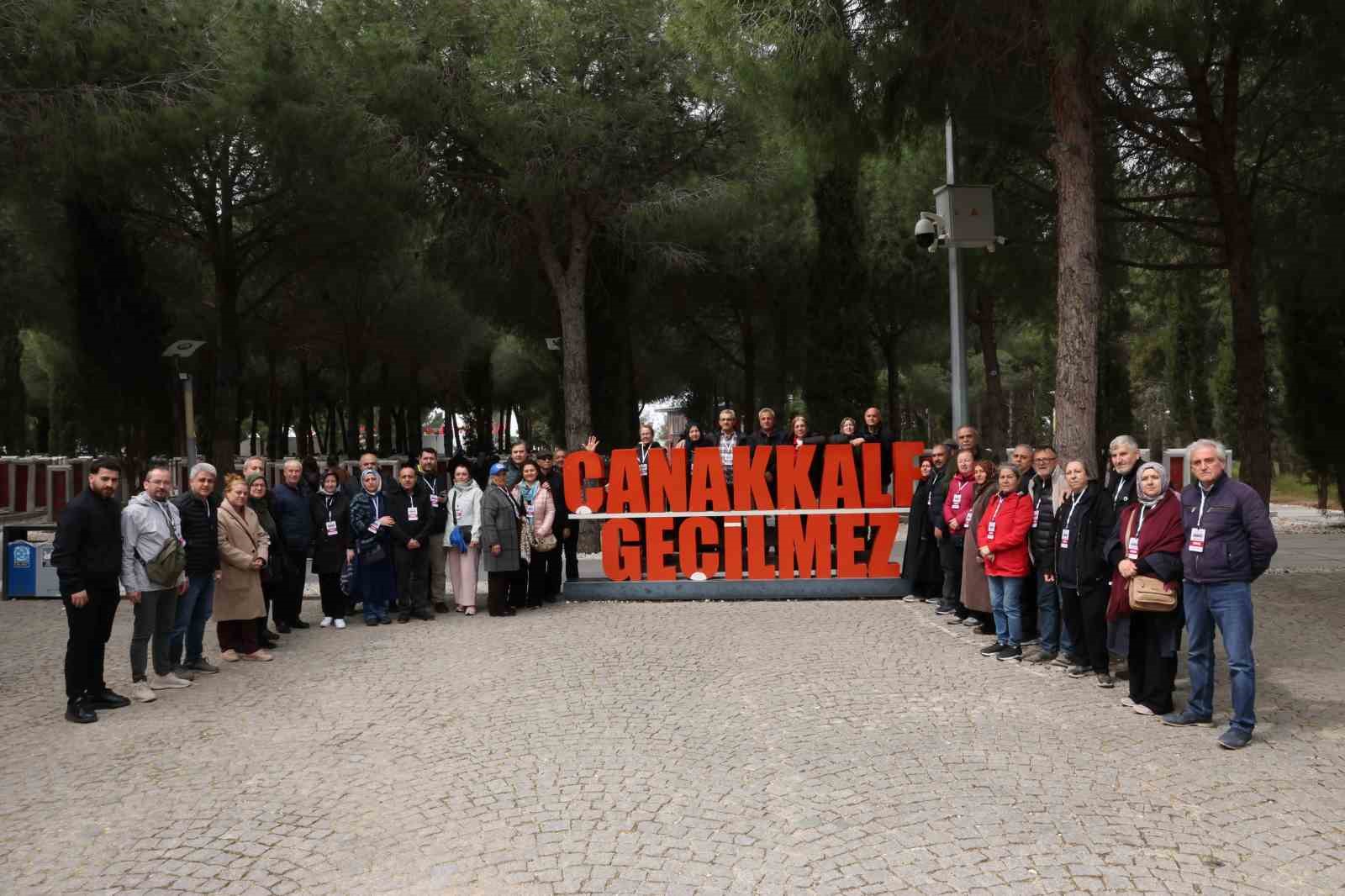kucukcekmece belediyesi emekli ciftleri canakkaleye goturdu 2 5IjvcHQi