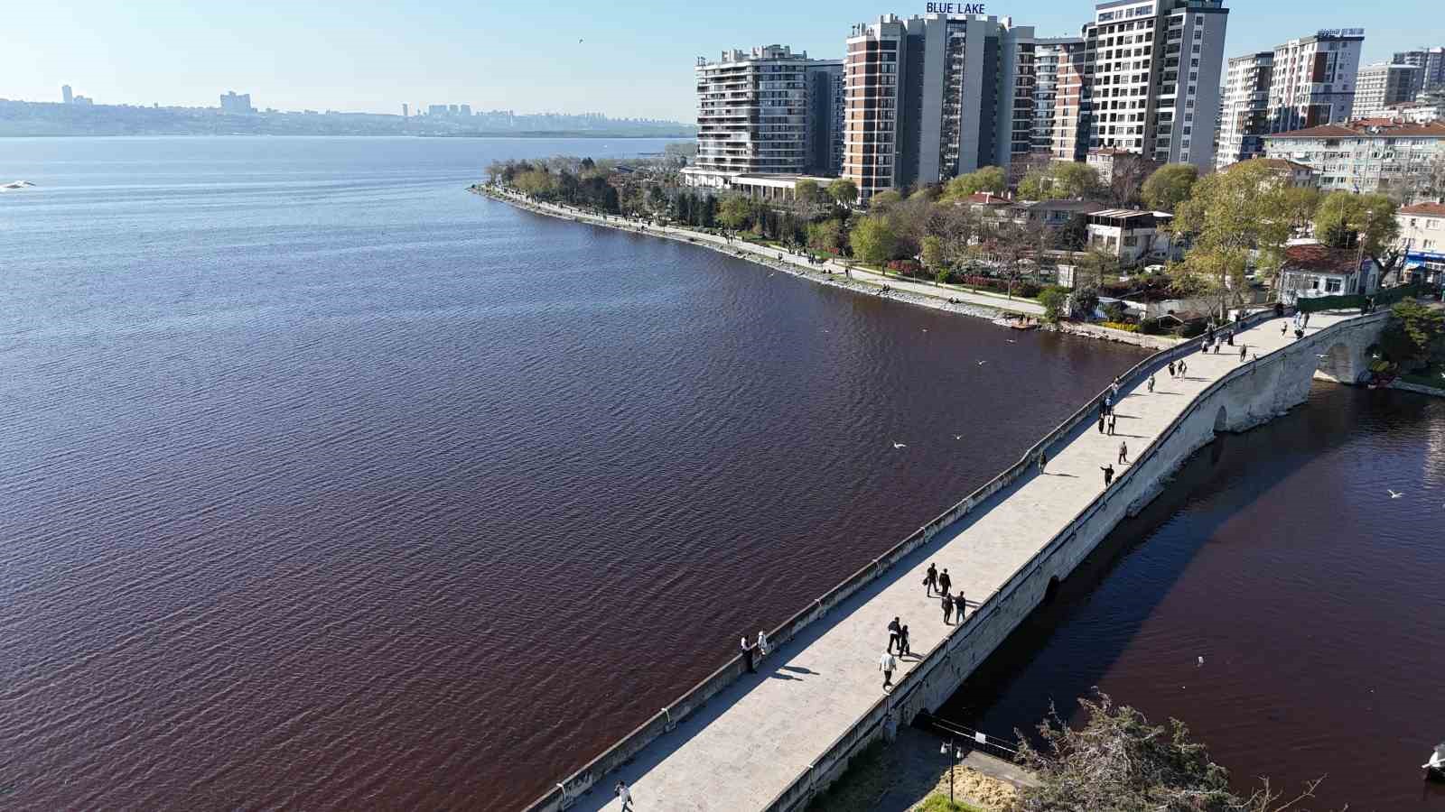 kucukcekmece golu kirmiziya dondu 2 n6ibPsJr