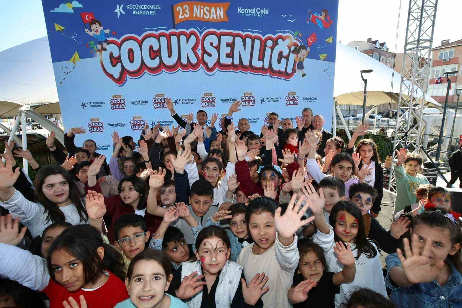 Küçükçekmece’de 23 Nisan, gün boyu süren etkinliklerle kutlandı 8 kucukcekmecede 23 nisan gun boyu suren etkinliklerle kutlandi 4 PKjLkyNF