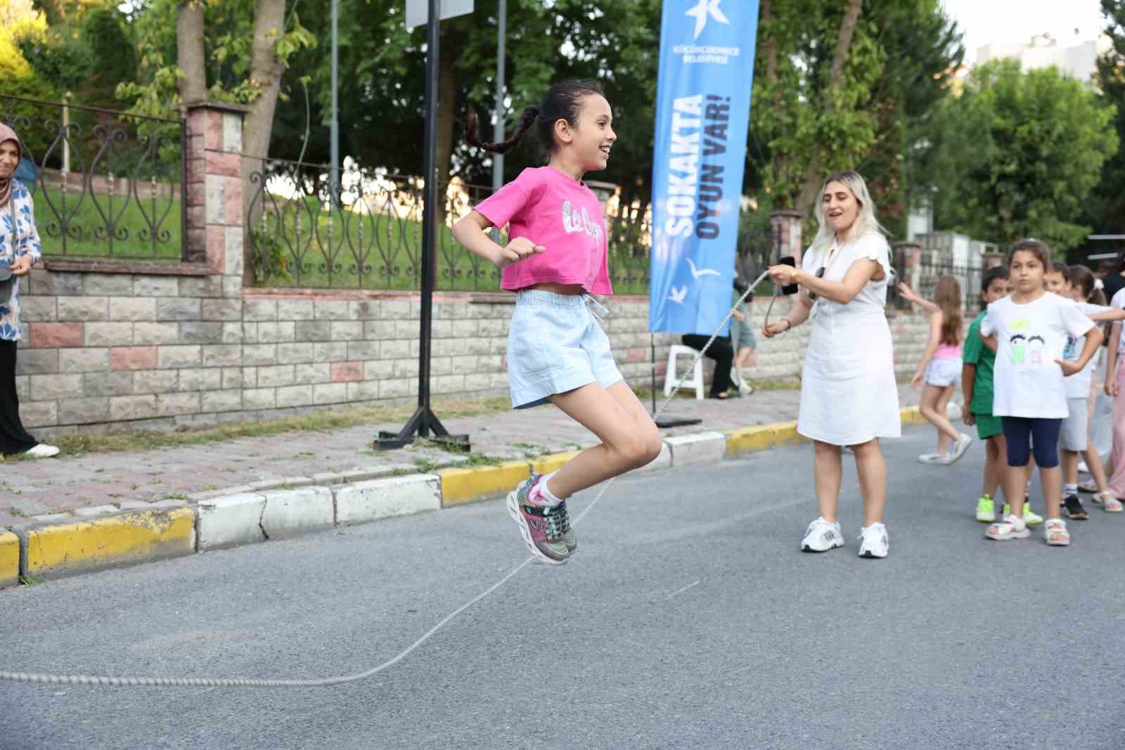 kucukcekmecede 3 geleneksel sokakta oyun var in ilk gunune buyuk ilgi 4