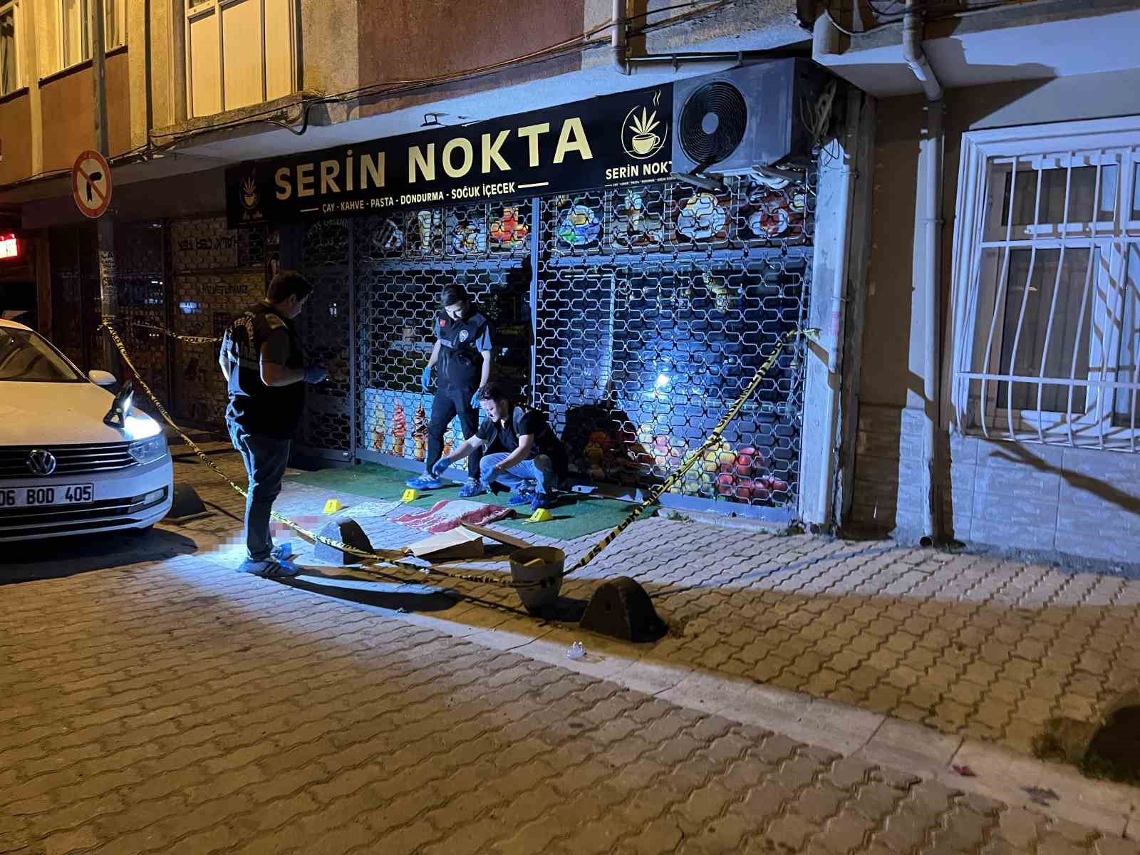 kucukcekmecede bicakli saldiri 1 agir yarali 1 WMMHMz1C