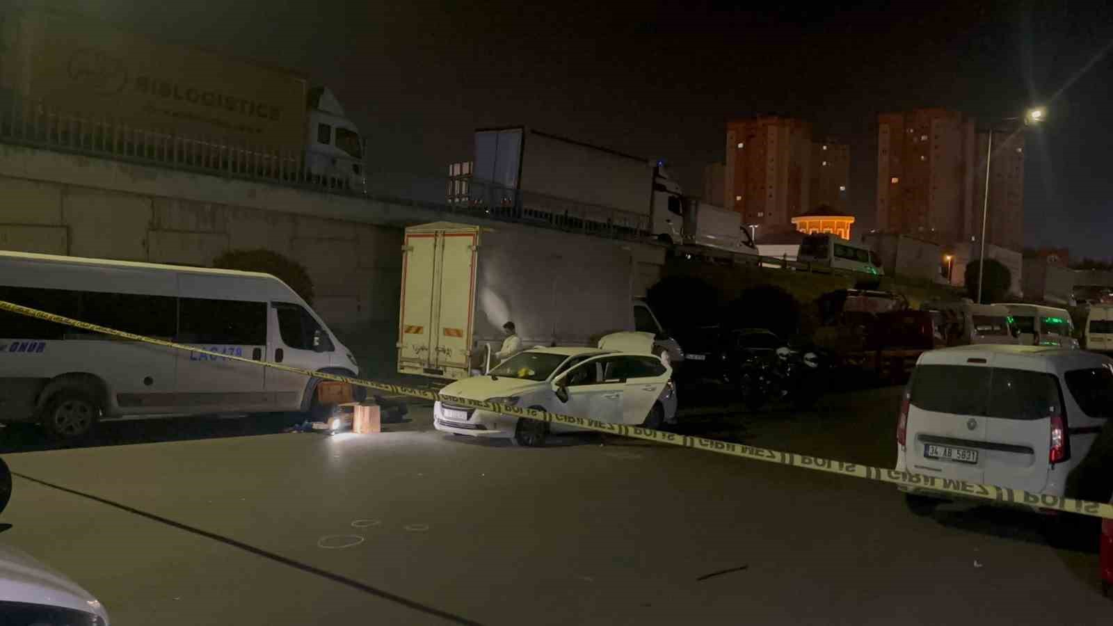Küçükçekmece’de bir otomobil dur ihtarına uymadı: 1 polis yaralandı 6 kucukcekmecede bir otomobil dur ihtarina uymadi 1 polis yaralandi 2 gWSqja9M