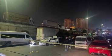 kucukcekmecede-bir-otomobil-dur-ihtarina-uymadi-1-polis-yaralandi-YCQMuNcW.jpg