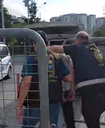kucukcekmecede-cinayet-zanlisi-7-saatte-yakalandi-KuqhqDyJ.jpg