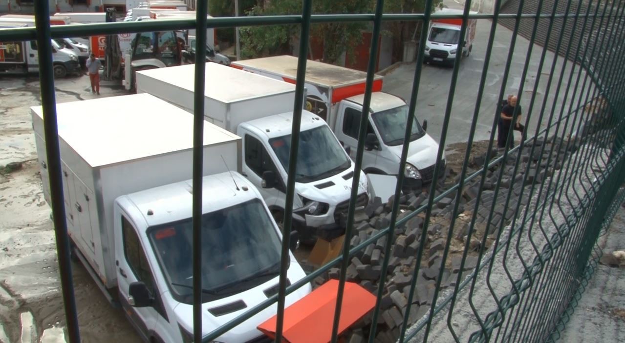 Küçükçekmece’de dondurma fabrikasının istinat duvarı çöktü 8 kucukcekmecede dondurma fabrikasinin istinat duvari coktu 4 6ChZWu4Z