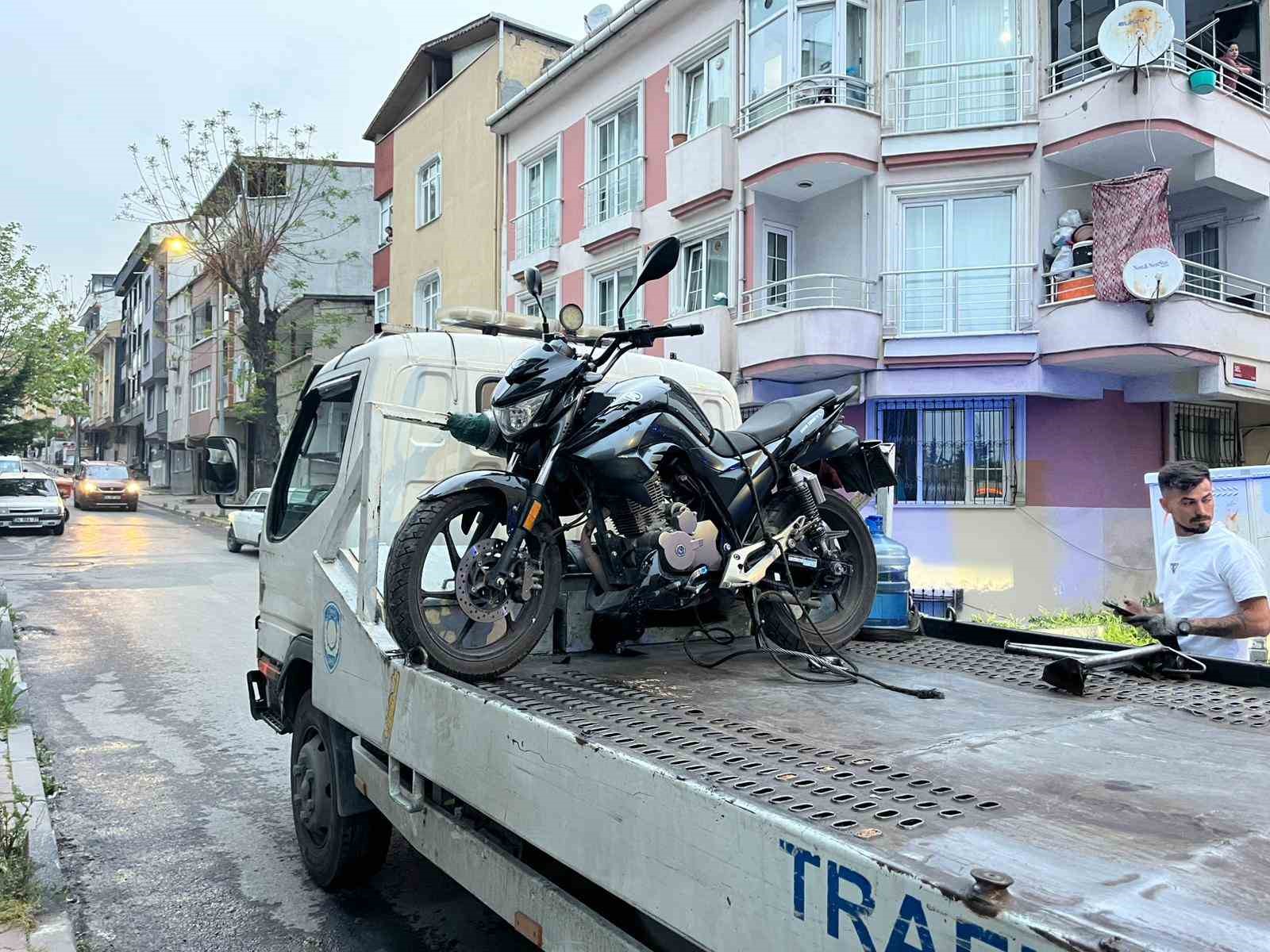 kucukcekmecede husumetliler arasinda silahli catisma 1 yarali 2 EQi6mlTf