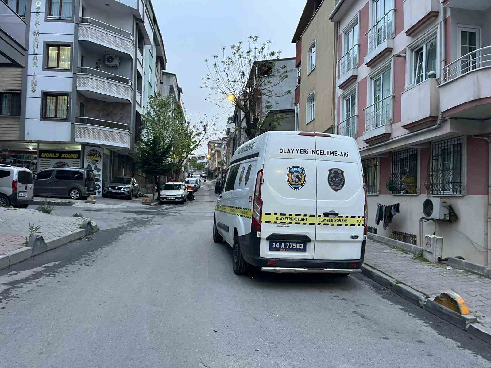 kucukcekmecede husumetliler arasinda silahli catisma 1 yarali 3 lv3lLjXD