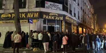 kucukcekmecede-is-yerinde-yangin-panigi-3-kisi-dumandan-etkilendi-z8sDQNTp.jpg