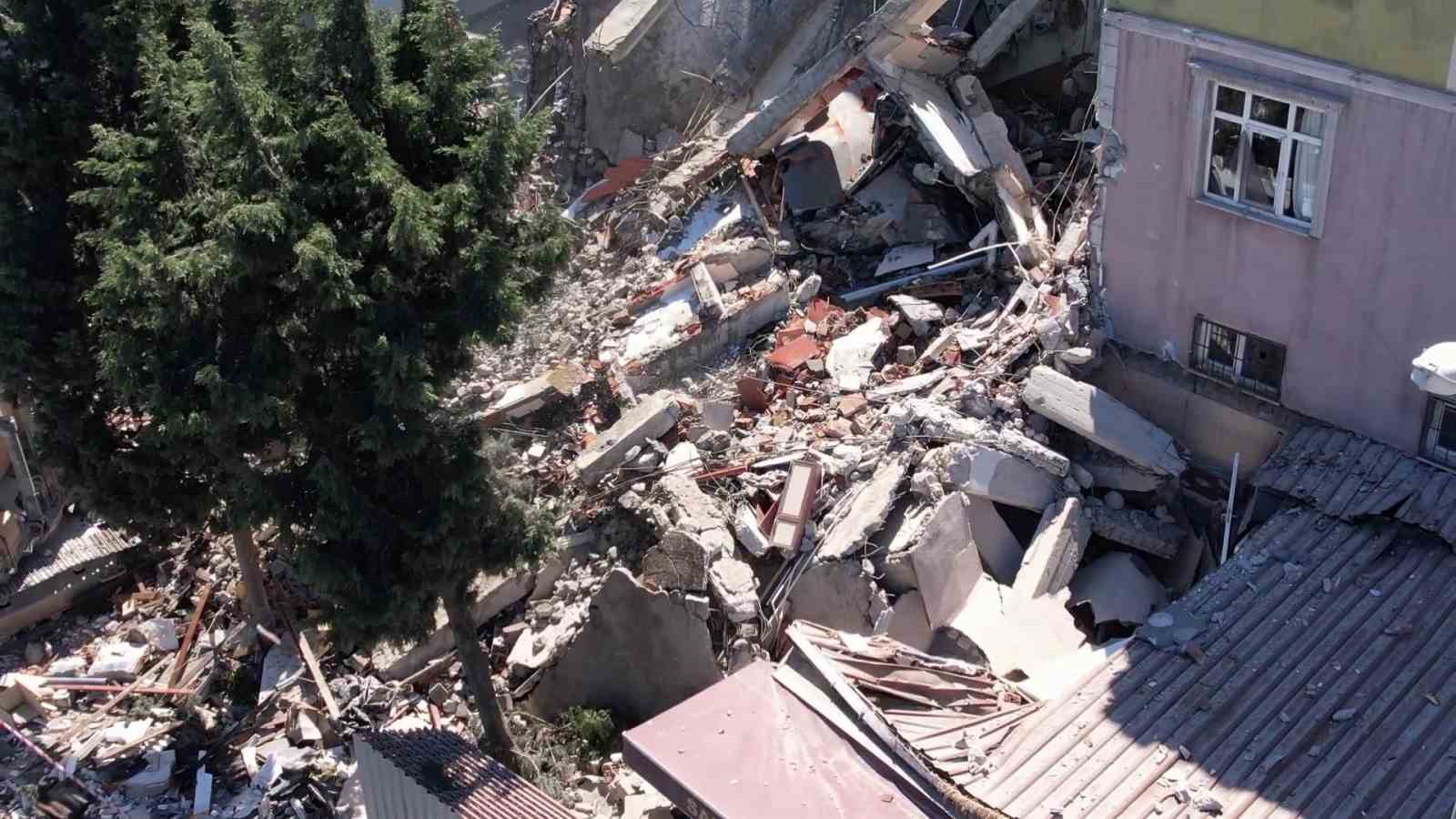 kucukcekmecede kentsel donusum calismasi yapilan 5 katli bina coktu 0 pjXHTFfh