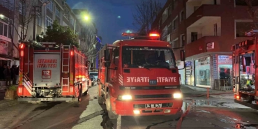 kucukcekmecede-kentsel-donusumdeki-binanin-catisinda-yangin-iXyTnVMA.jpg
