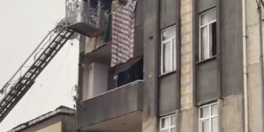 kucukcekmecede-korkutan-yangin-5-kisi-dumandan-etkilendi-T3Yh39cR.jpg