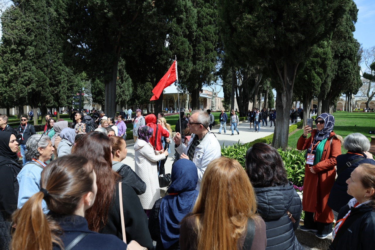kucukcekmecede kultur ve sanat gezileri devam ediyor 1 AnrA6VBj