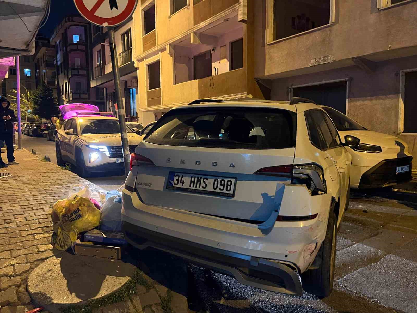 Küçükçekmece’de polis ekiplerinden kaçmaya çalışan motosikletli şahıslar kaza yaptı 6 kucukcekmecede polis ekiplerinden kacmaya calisan motosikletli sahislar kaza yapti 2 lWYnf5B9
