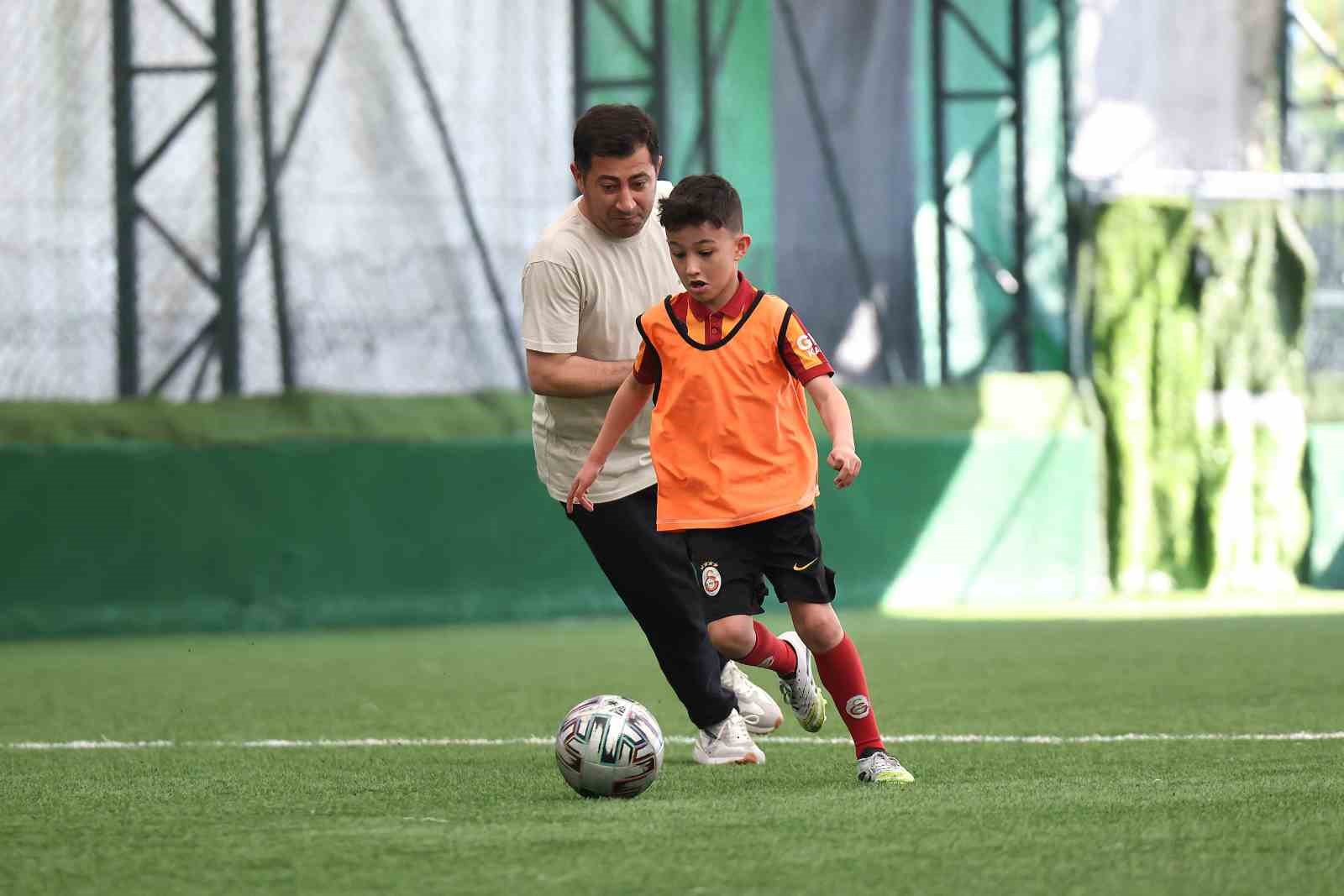 kucukcekmecede renkli mac babalar ve ogullari futbol heyecani yasadi 0 K3p4ABhd