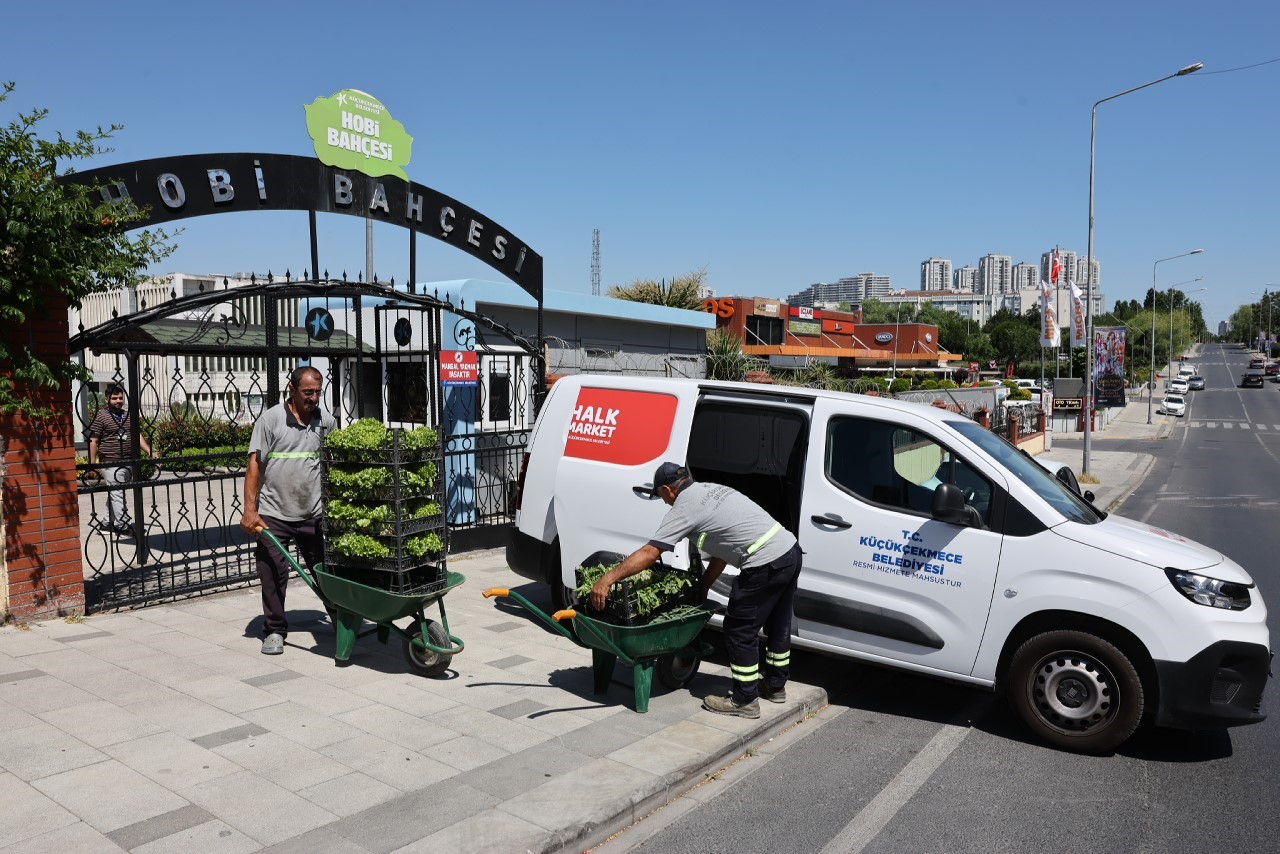 kucukcekmecede topragin bereketi dayanismaya donusuyor 4 KBlSFbSG