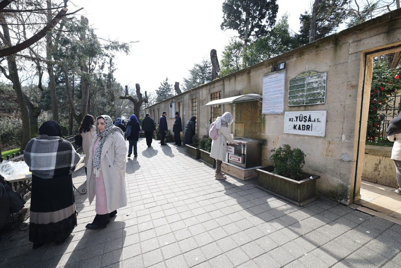 kucukcekmeceli kadinlar ramazan ayinda yusa tepesinde 4 wwXtcVcB