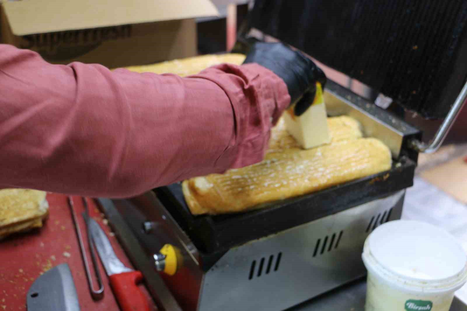 kucukken hep bekledi simdi cocuklara ucretsiz dagitiyor 4
