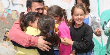 kucukken-hep-bekledi-simdi-cocuklara-ucretsiz-dagitiyor-mq6l66Jj.jpg