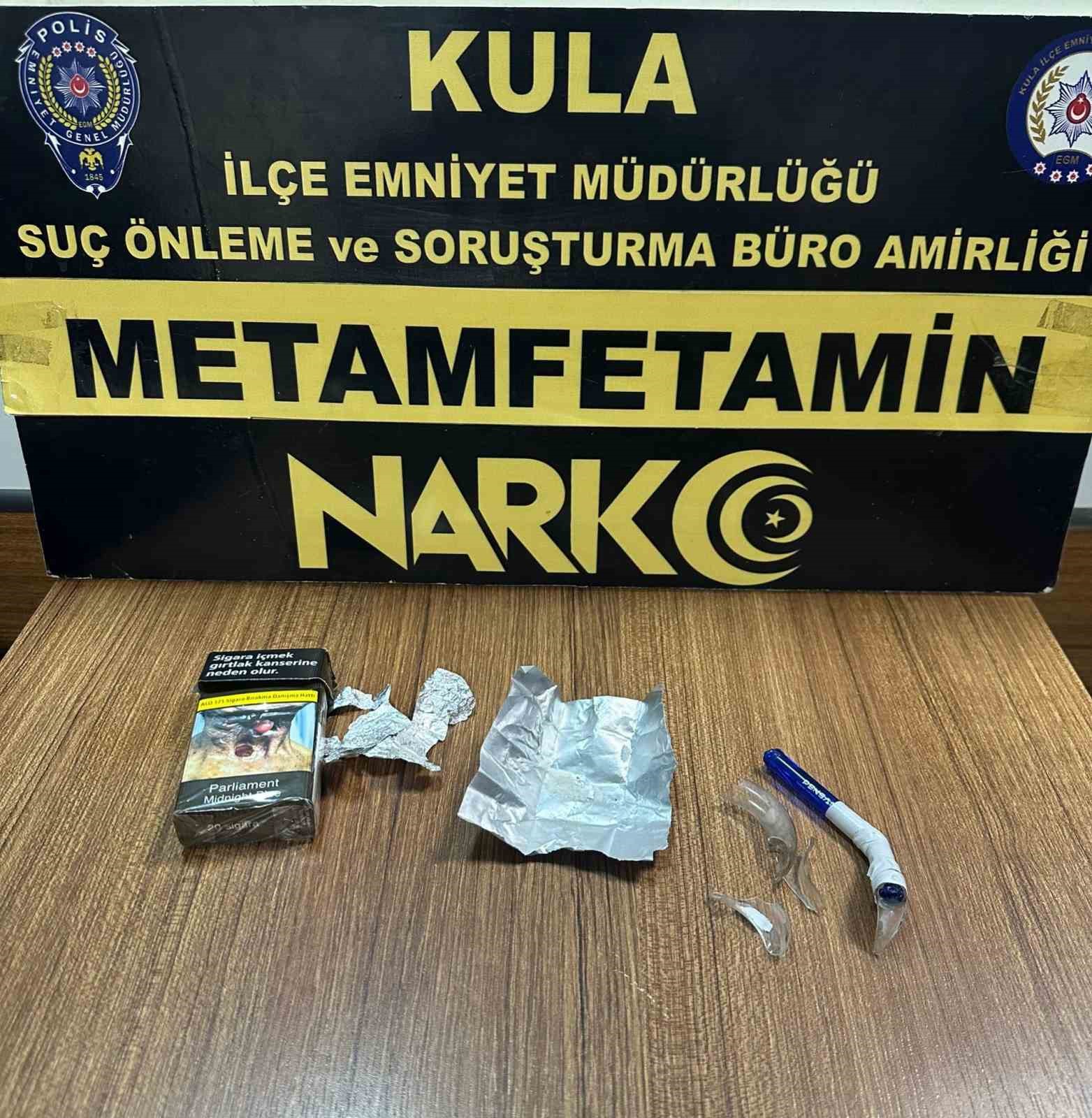 kulada uyusturucu ve aranan sahislara yonelik operasyon 4 lOFNpp7N