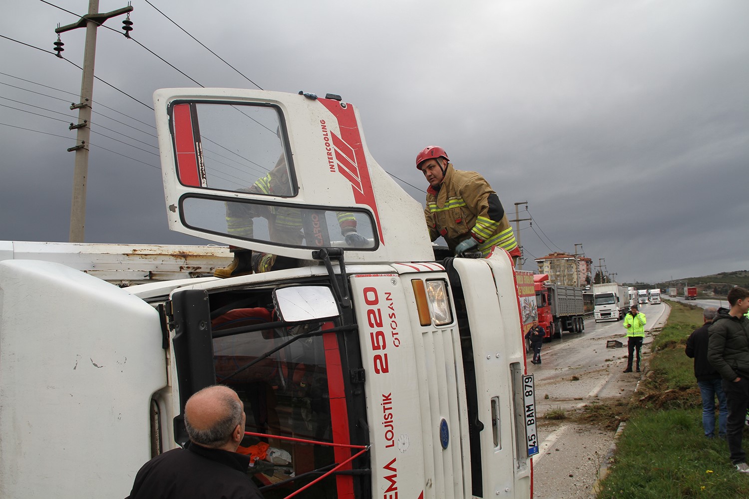 kulada yagisli hava kazayi beraberinde getirdi 1 a62ddSD1