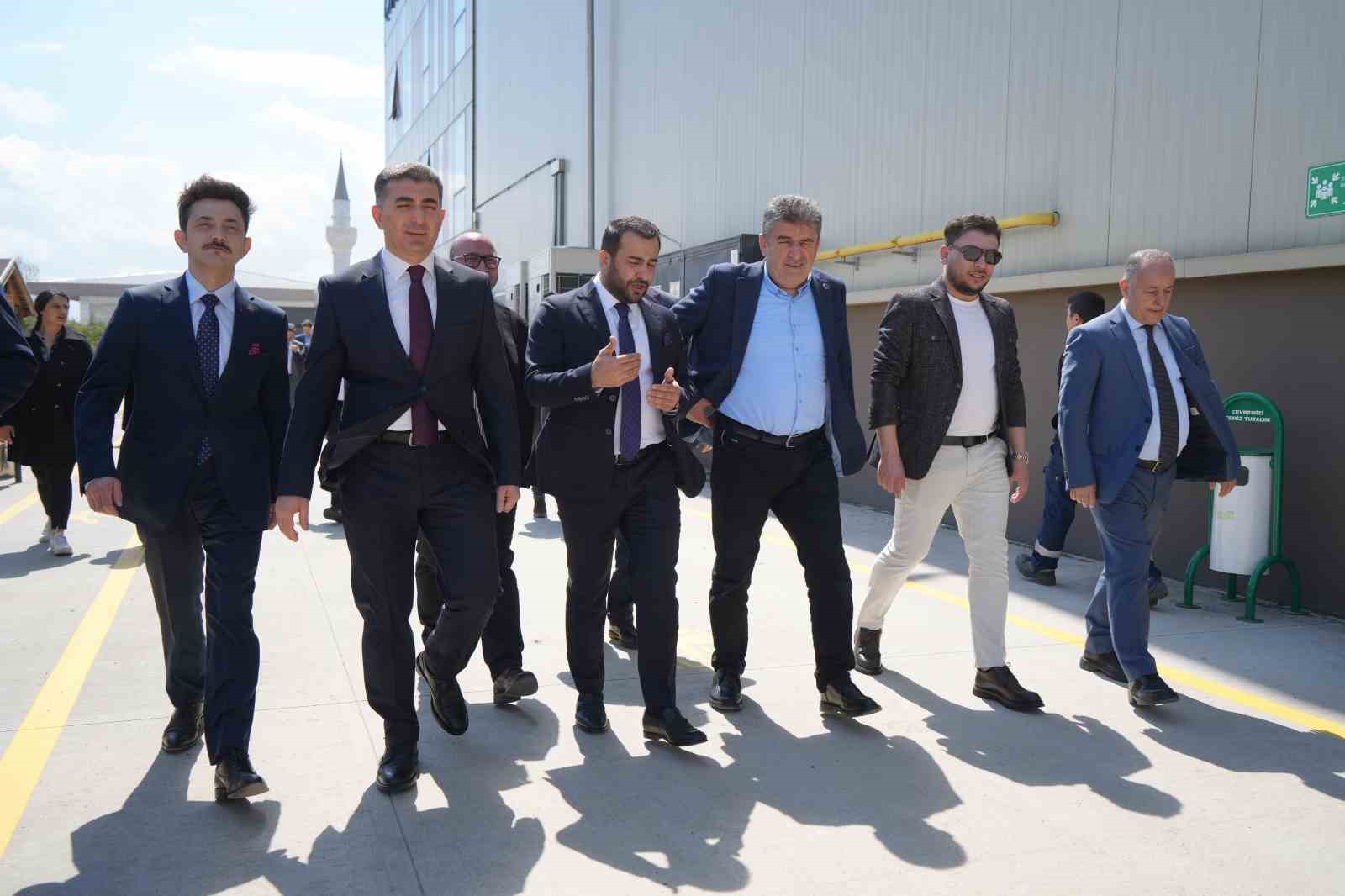 Kullanıp arıttıkları suda Japon balığı besliyorlar 10 kullanip arittiklari suda japon baligi besliyorlar 6 UtP2jRCm