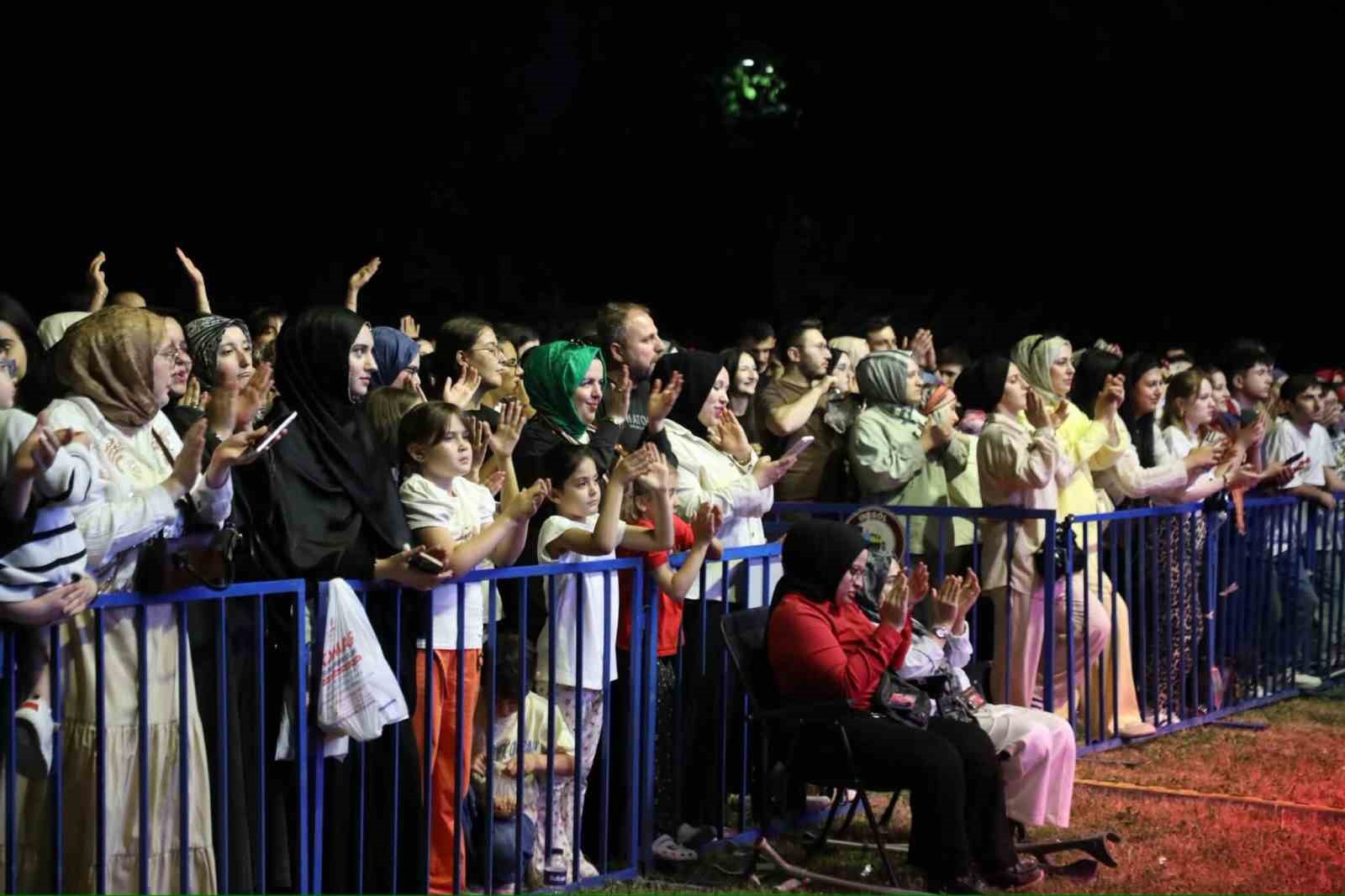 Kültür sanat festivali coşkusu İmera konseriyle zirveye ulaştı 4 kultur sanat festivali coskusu imera konseriyle zirveye ulasti 0 DG6Nsjkj