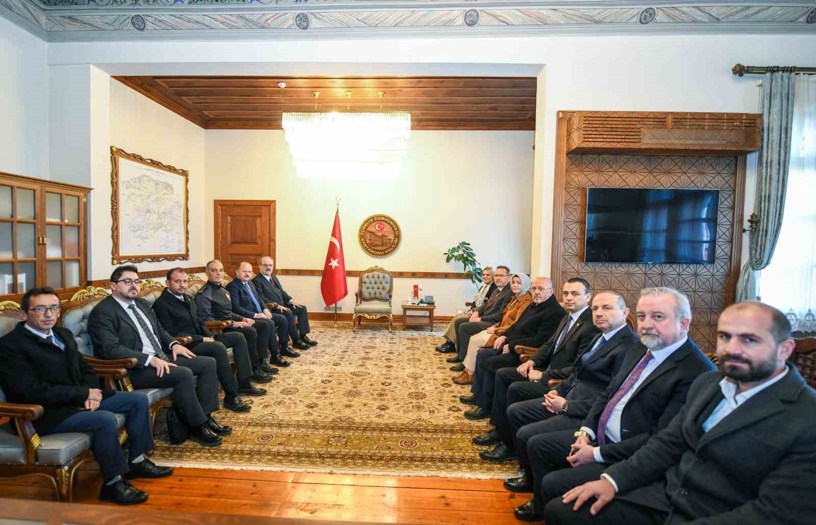 kultur ve turizm bakan yardimcisi cam dunyanin en onemli en buyuk ekonomileri bile turkiyeye ACD4vCKD