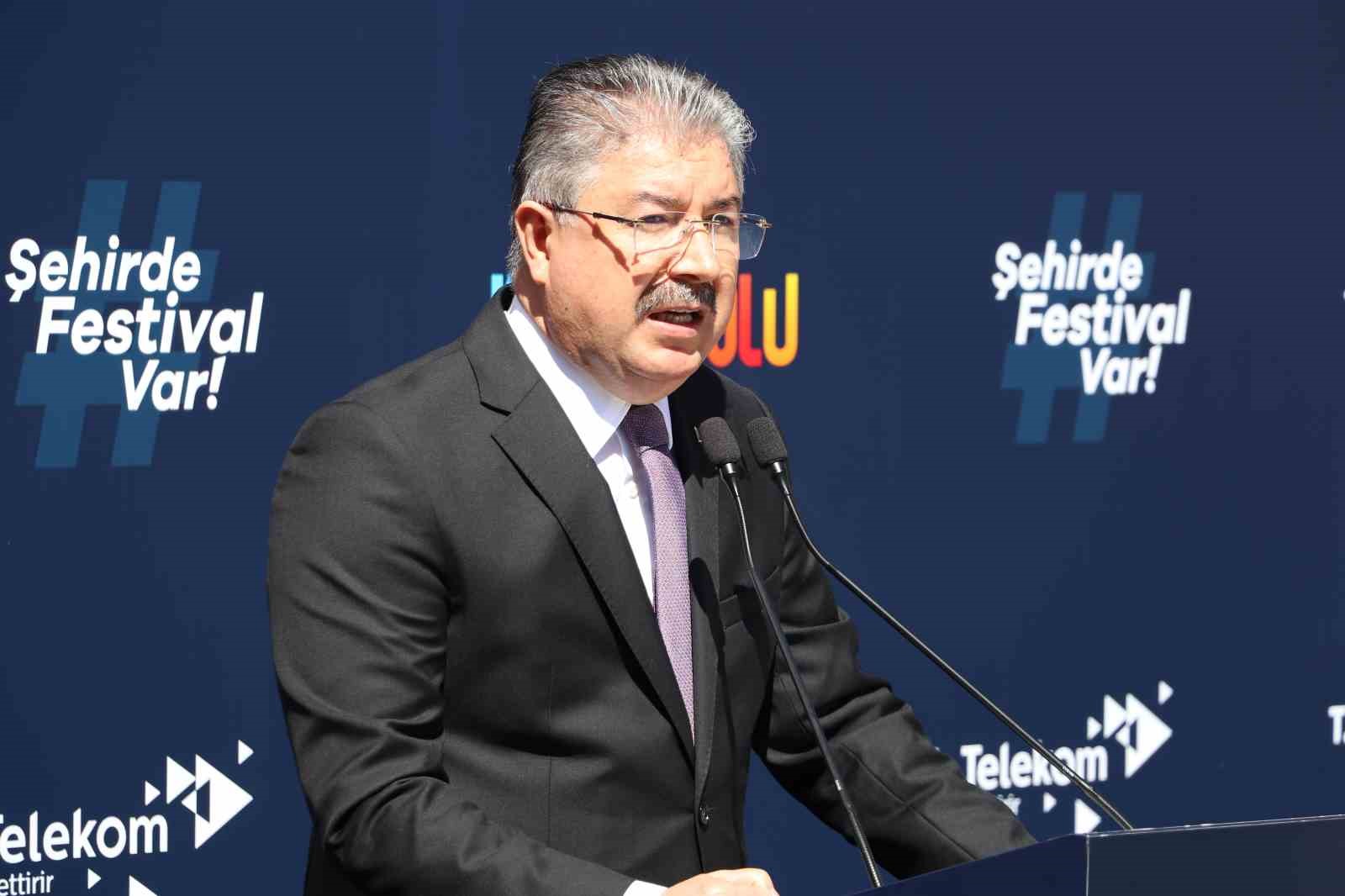 kultur ve turizm bakani ersoy kultur yolu festivali eskisehir esnafina can suyu olacak 3 DbbUejK9