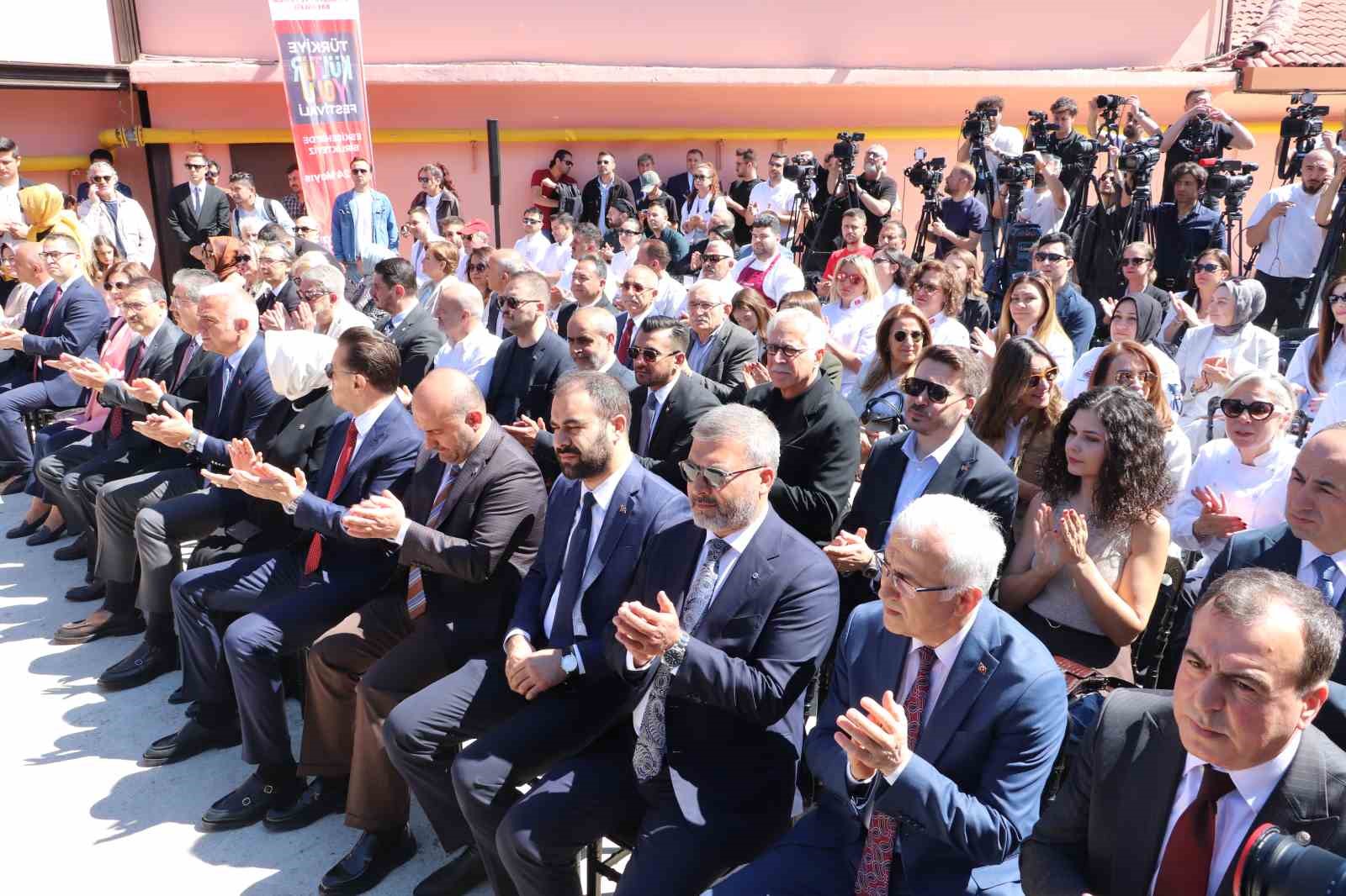 kultur ve turizm bakani ersoy kultur yolu festivali eskisehir esnafina can suyu olacak 4 ifSvzhC5